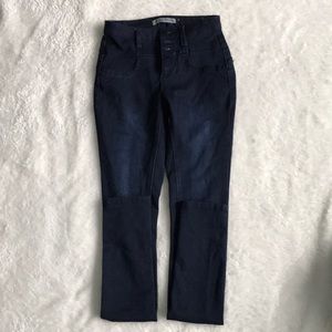 ⭐️Woman’s rue 21 high rise dark wash jeans⭐️